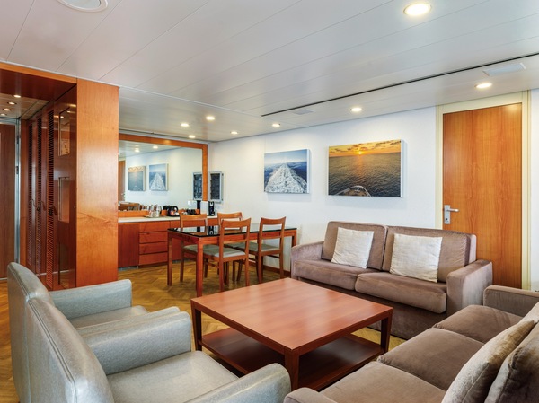 Marella Cruises Marella Explorer 2 Executive Suite Lounge ©Ben Waller.jpg